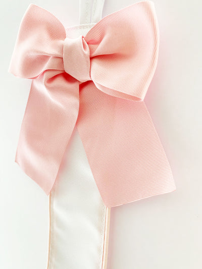Bibie Bow Holder - Pink Savannah Seersucker – Belles & Beaux®